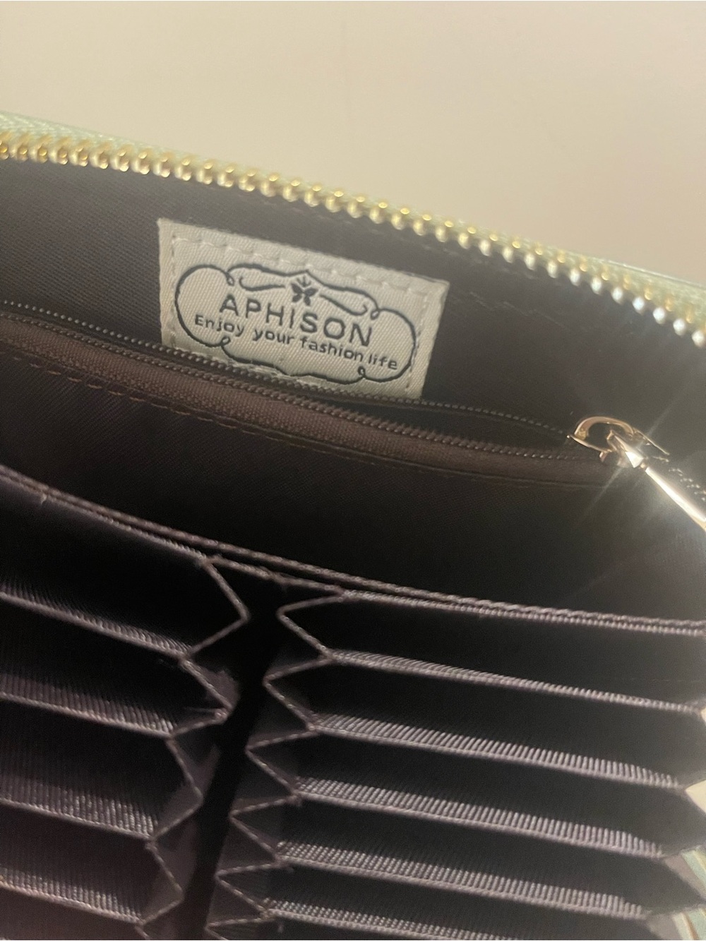 Woman’s Card Organizer Wallet